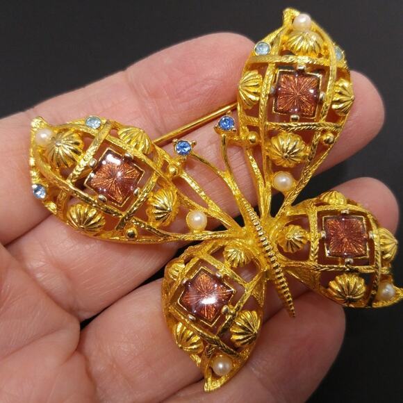 Butterfly Brooch Gold Tone Faux Pearls Rhinestones, Unsigned Avon Vintage - Picture 7 of 8